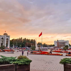 在返家前，最後一次漫步比什凱克
