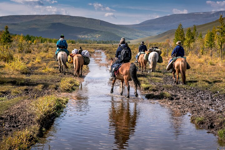 Eight Lakes Yurt-to-Yurt Horse Trekking Expedition