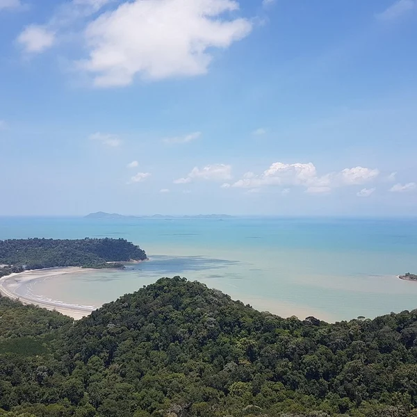 Gunung Arong: sunrise, sea views and a beach (Mersing)
