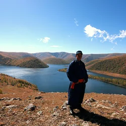 Explore the peaceful landscapes around the Eight Lakes on a relaxed hike through the surrounding nature.